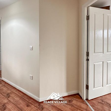 Ashton Co-Living - Private Room Self-Cater Manchester Exterior photo