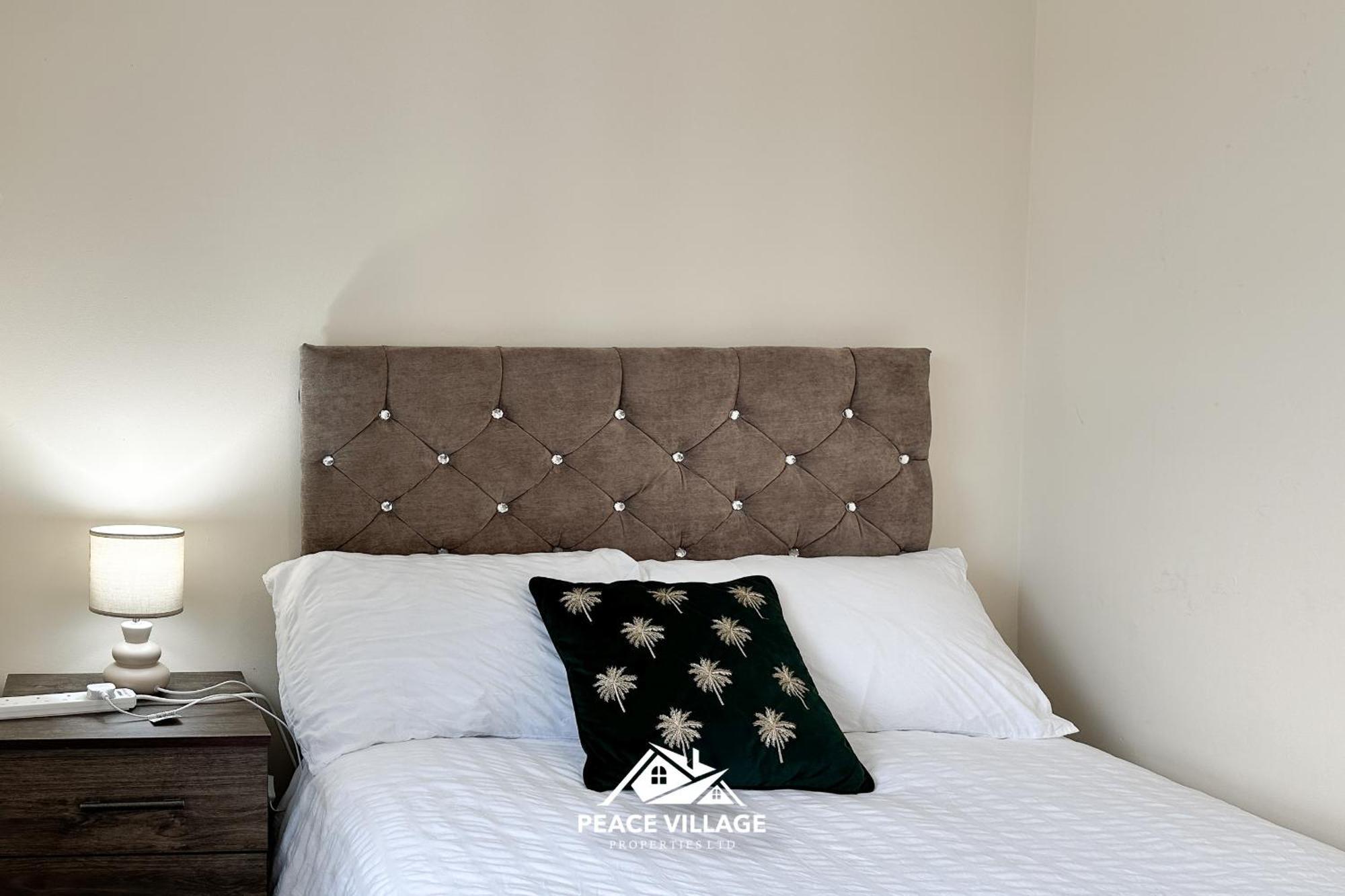 Ashton Co-Living - Private Room Self-Cater Manchester Exterior photo