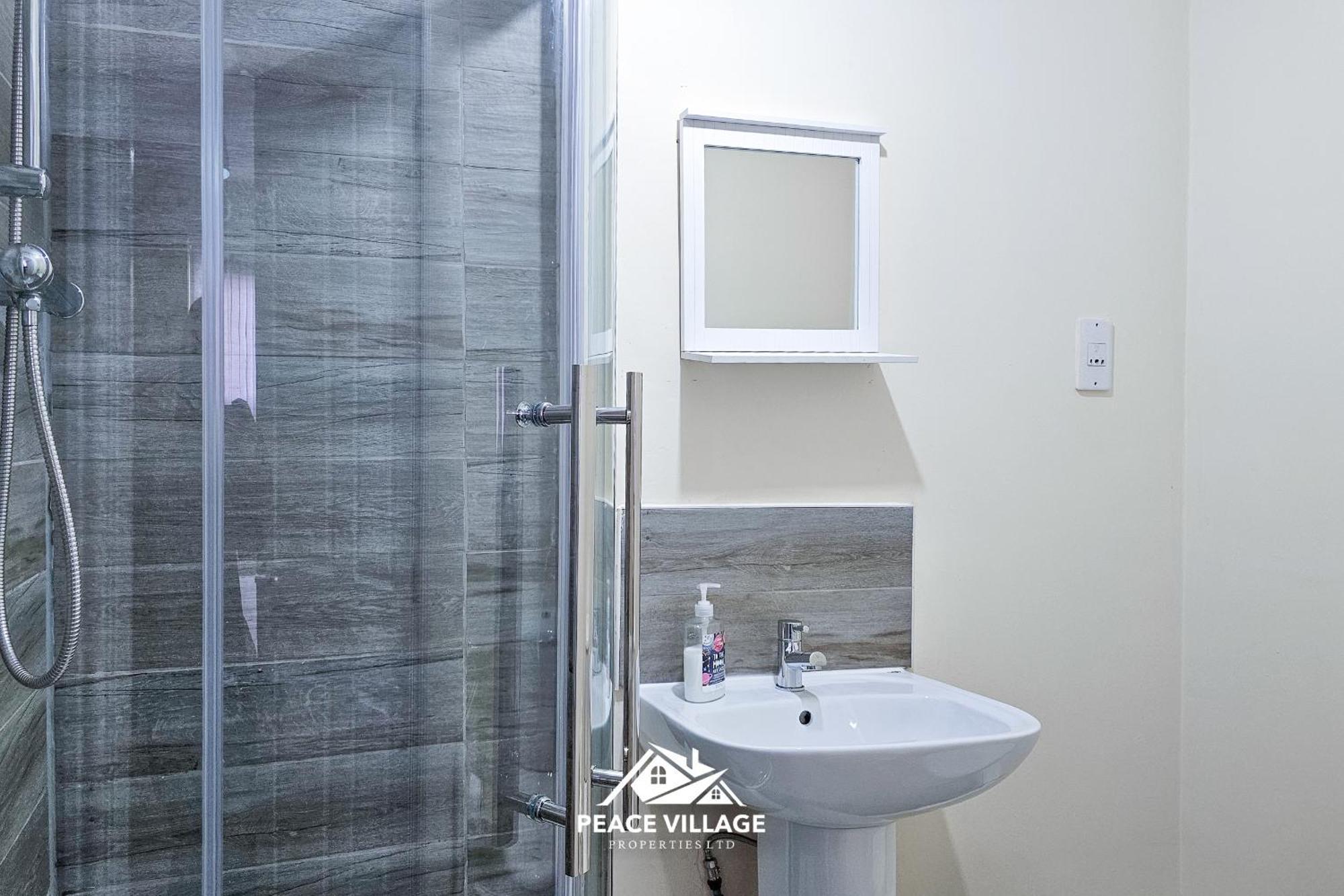 Ashton Co-Living - Private Room Self-Cater Manchester Exterior photo
